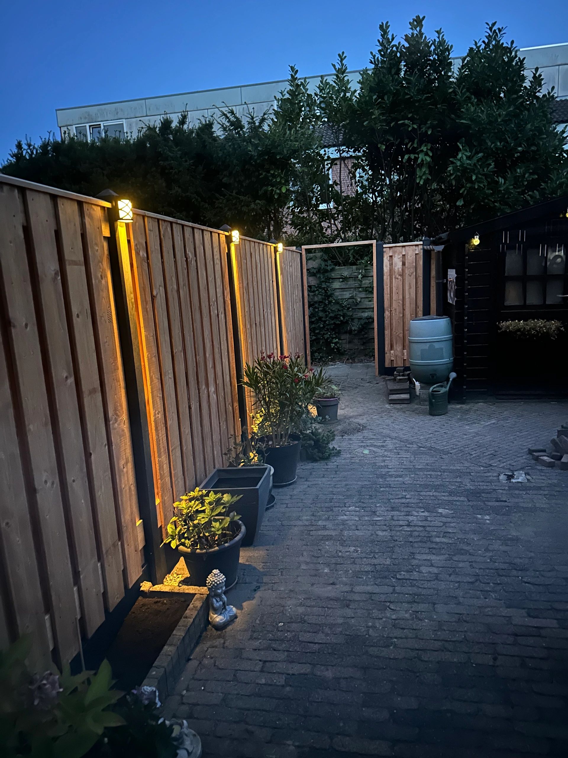 Solar wandlamp China zwart 6 leds warm wit buitenlamp op zonne energie