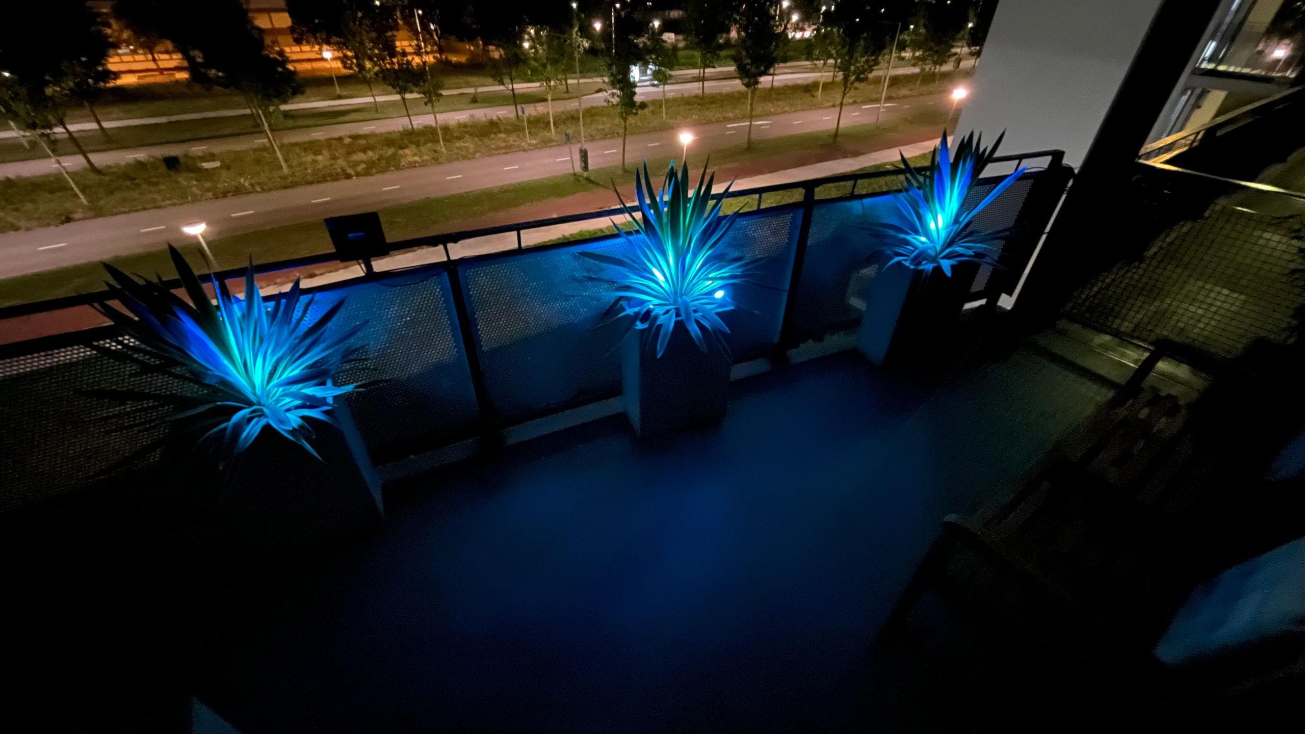 Solar tuinspots Double Twins met 4 slimme RGB spots en los zonnepaneel - Bedienen via de Smart Life app