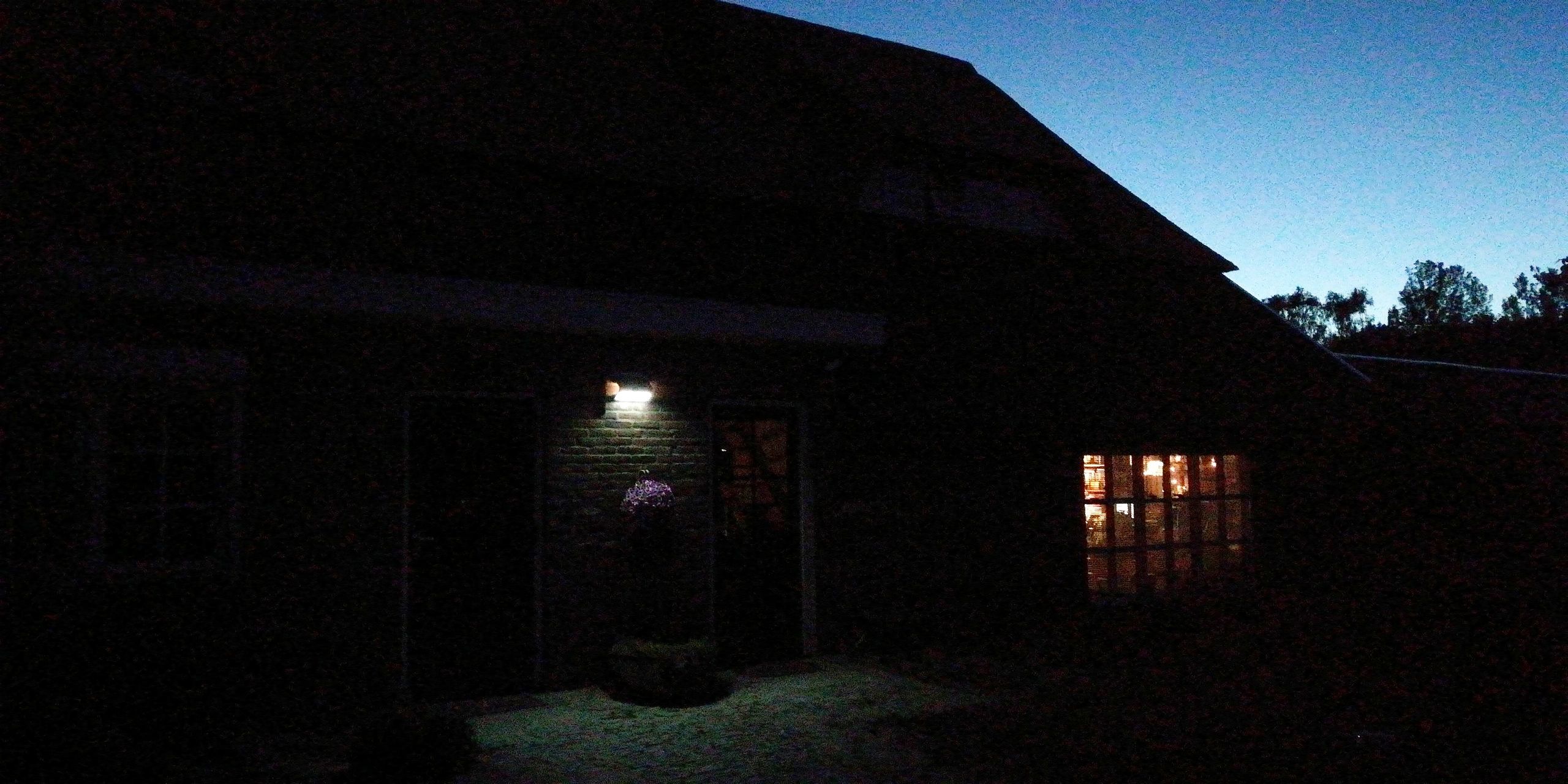 Solar wandlamp Carl III met bewegingssensor op zonne-energie