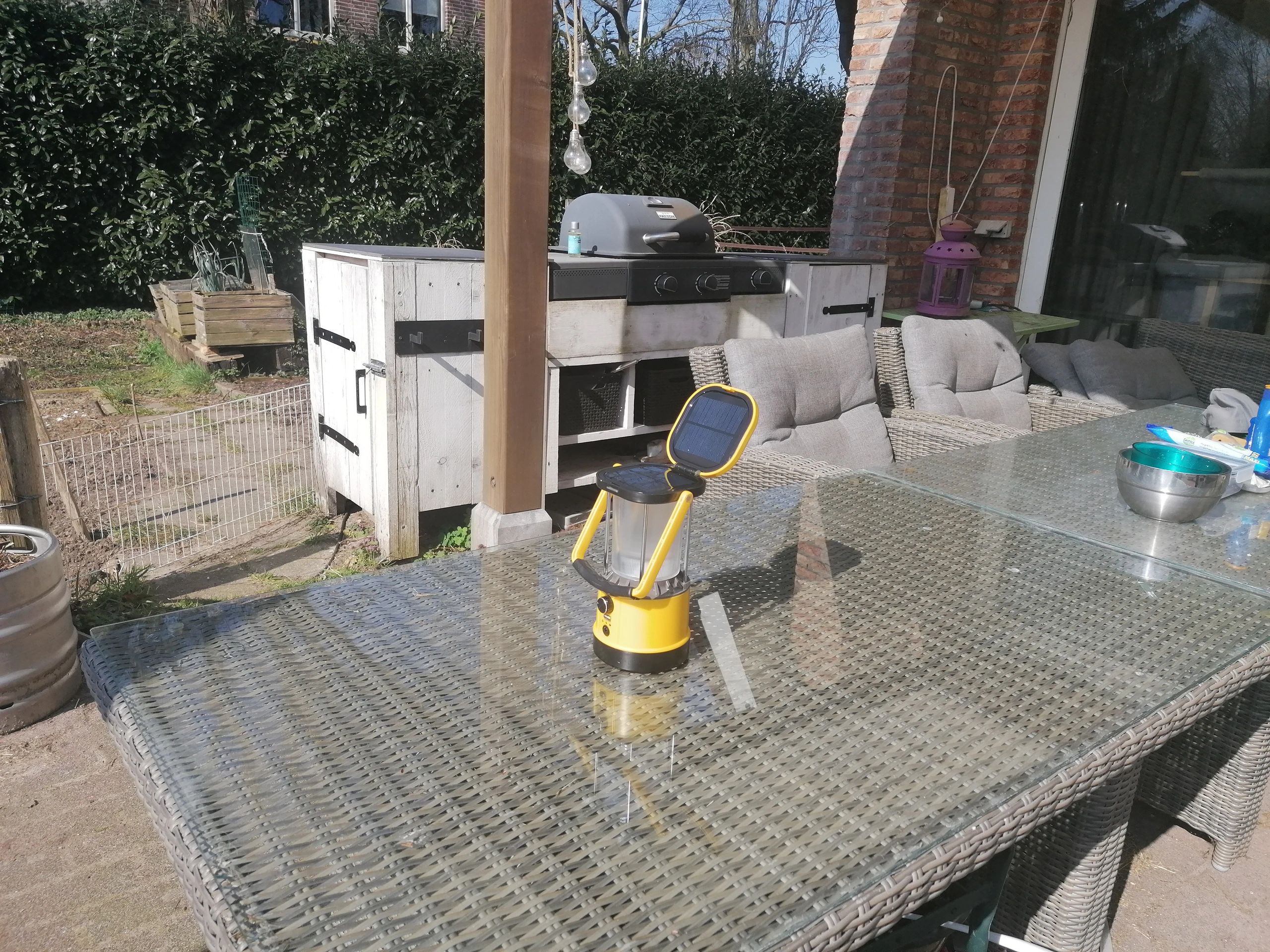 Solar camping lamp Clap dimbaar met USB lader en kompas op zonne-energie