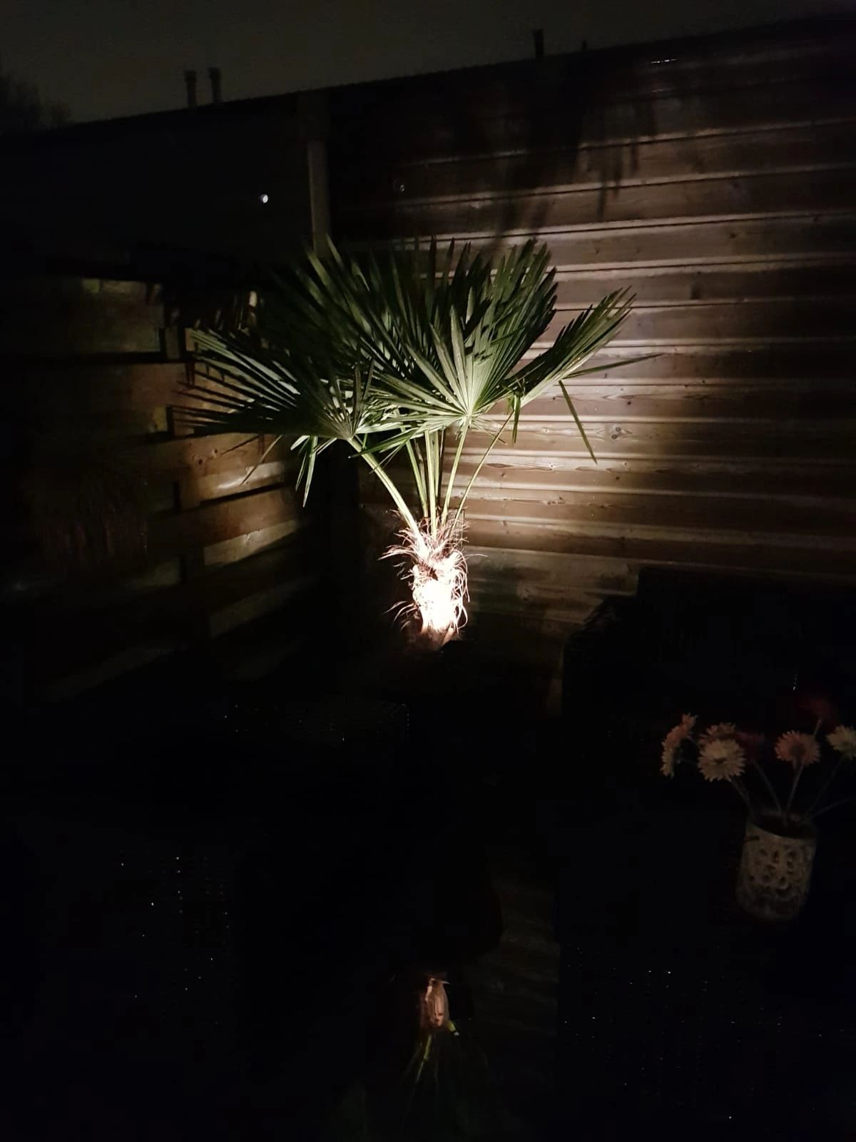 Solar RGBW multicolor breedstraler Rainbow met afstandsbediening