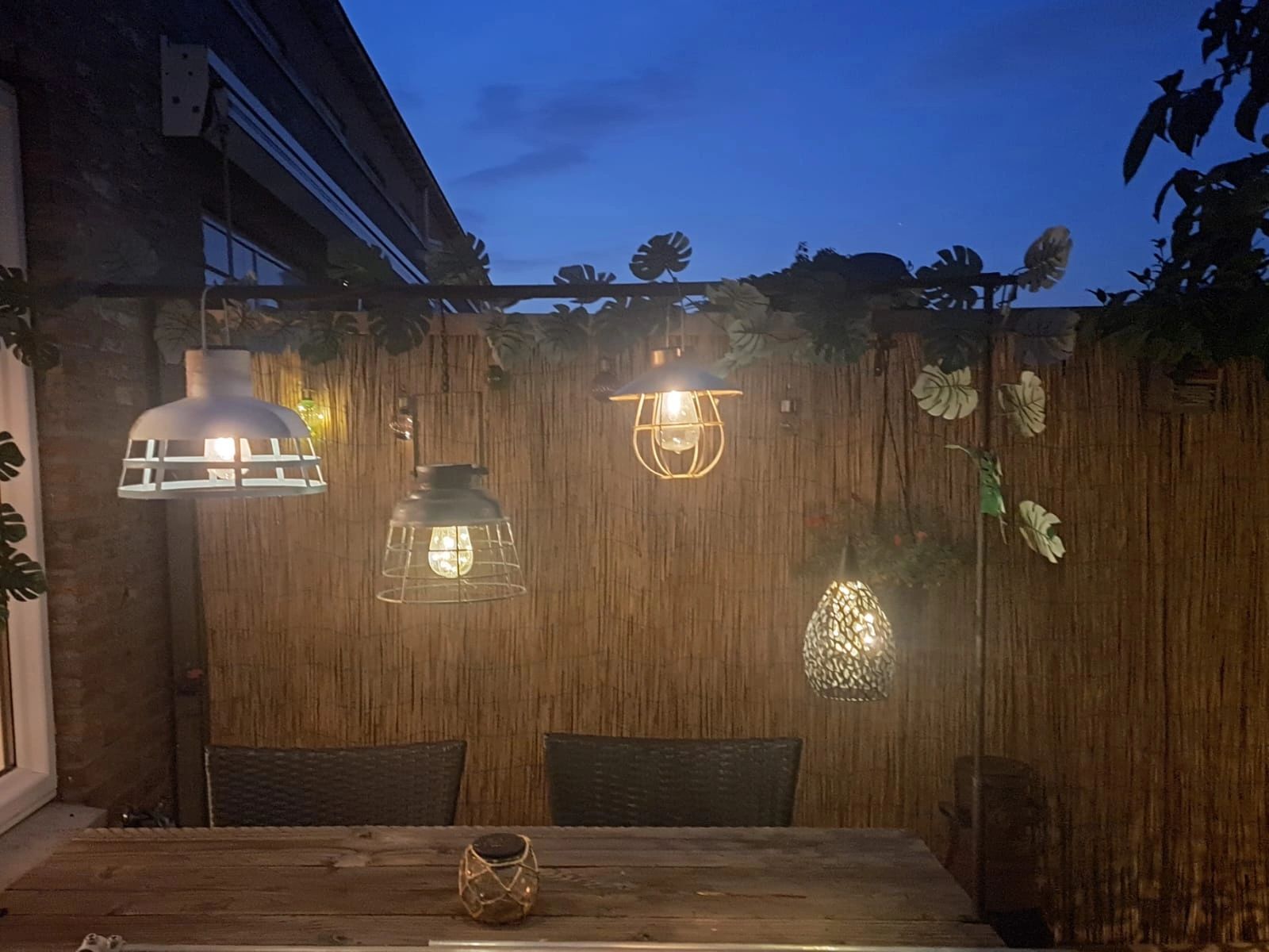 Solar hanglamp Saga Black met schemersensor