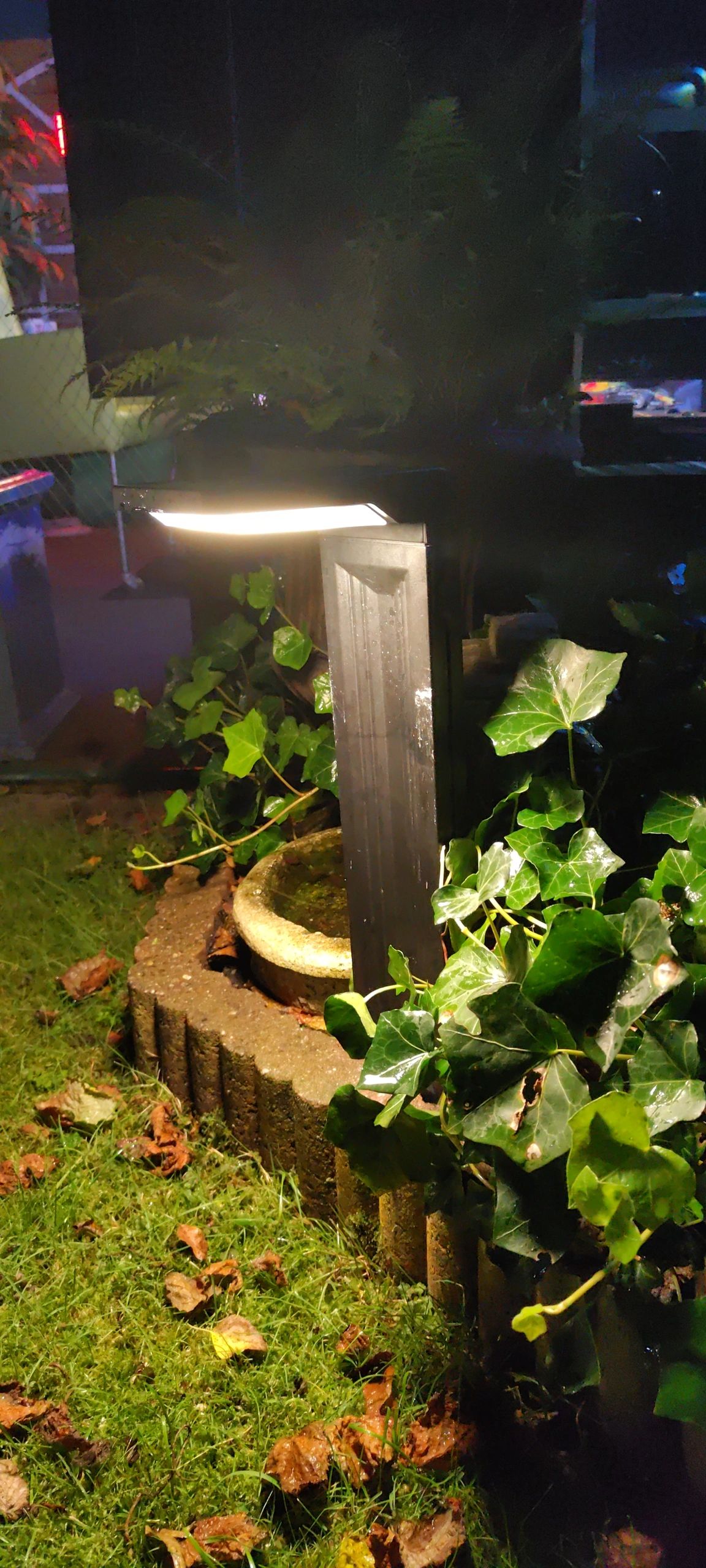 Solar priklamp Verona zwart met warm wit licht
