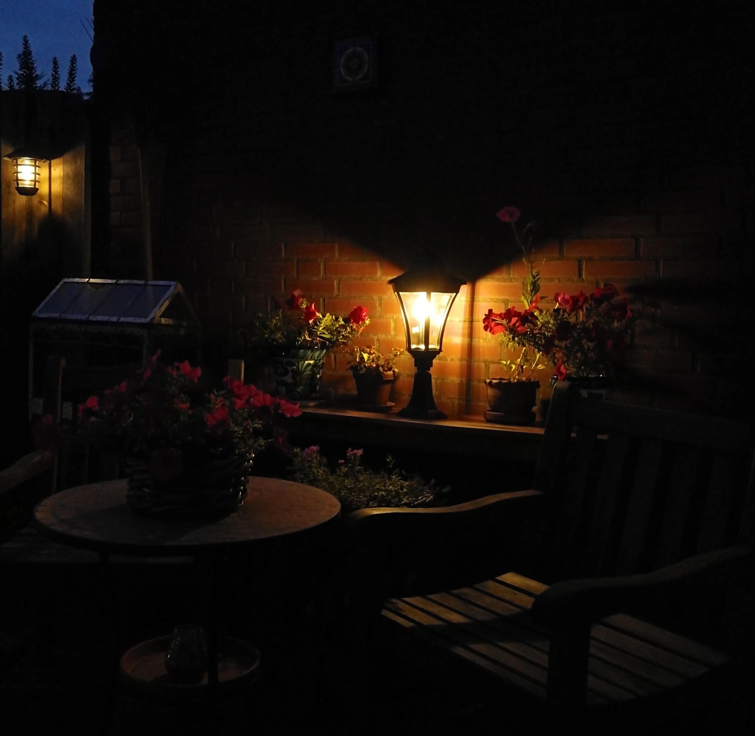 Solar buitenlamp Sheffield sokkel zwart met ledlamp