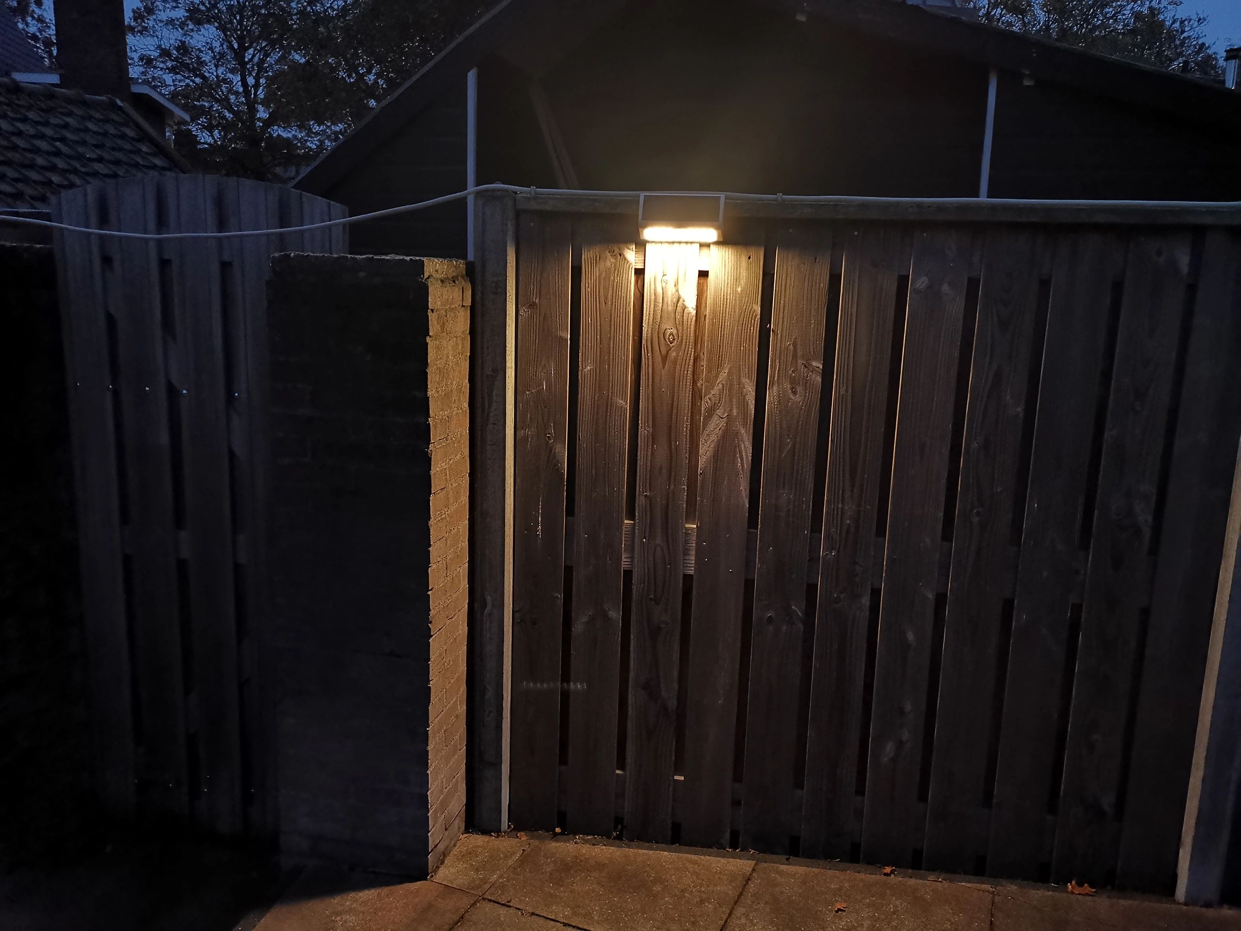 Solar buitenlamp wandlamp Motion III met bewegingsmelder op zonne energie