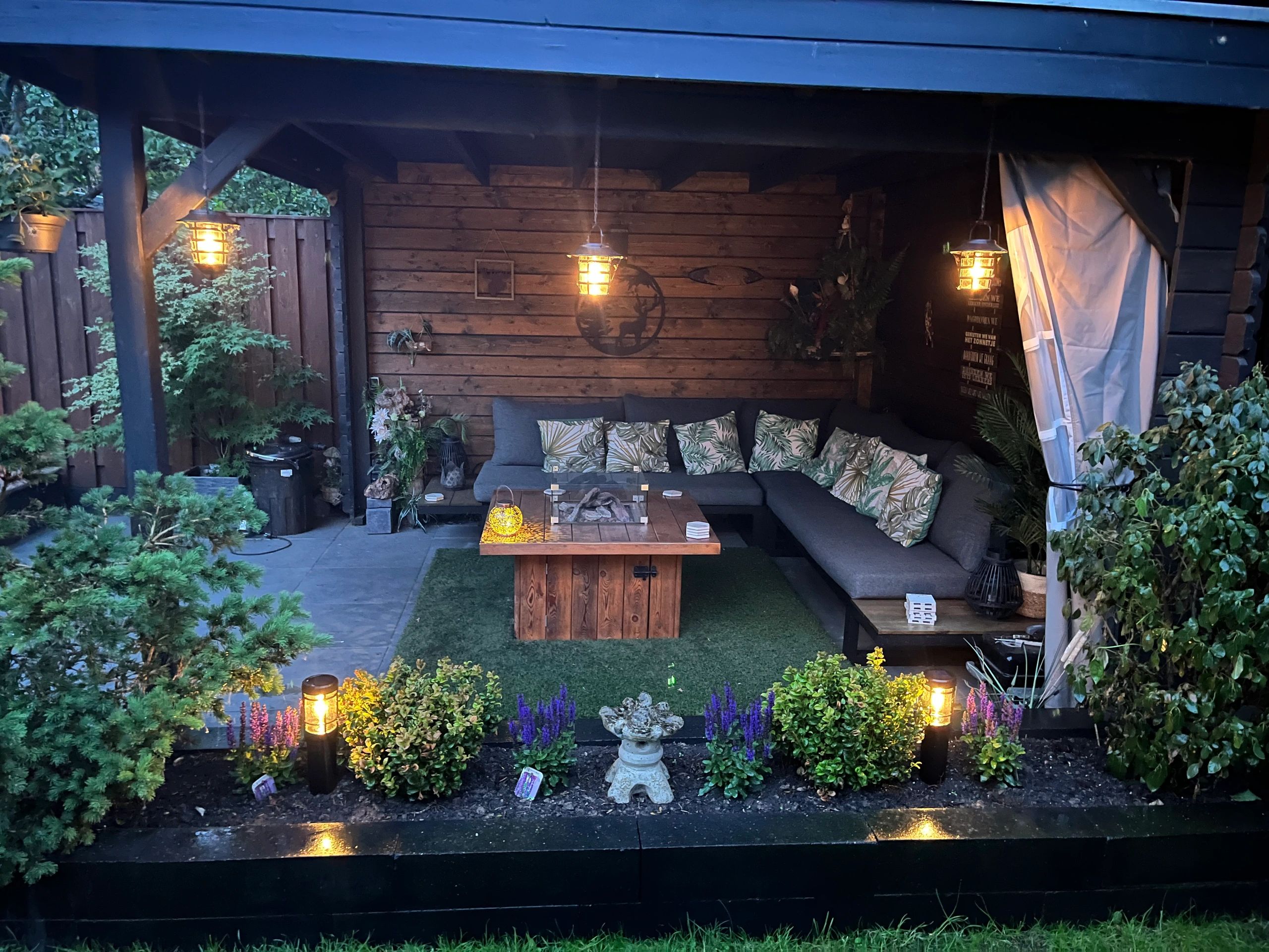 Solar priklamp Saturn met warm wit licht