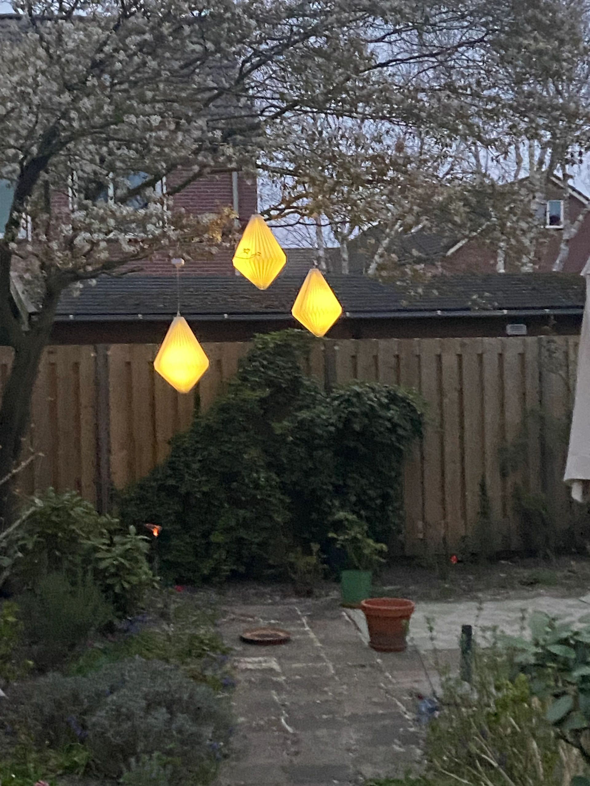 Solar lampion en hanglamp Lima met warm wit licht