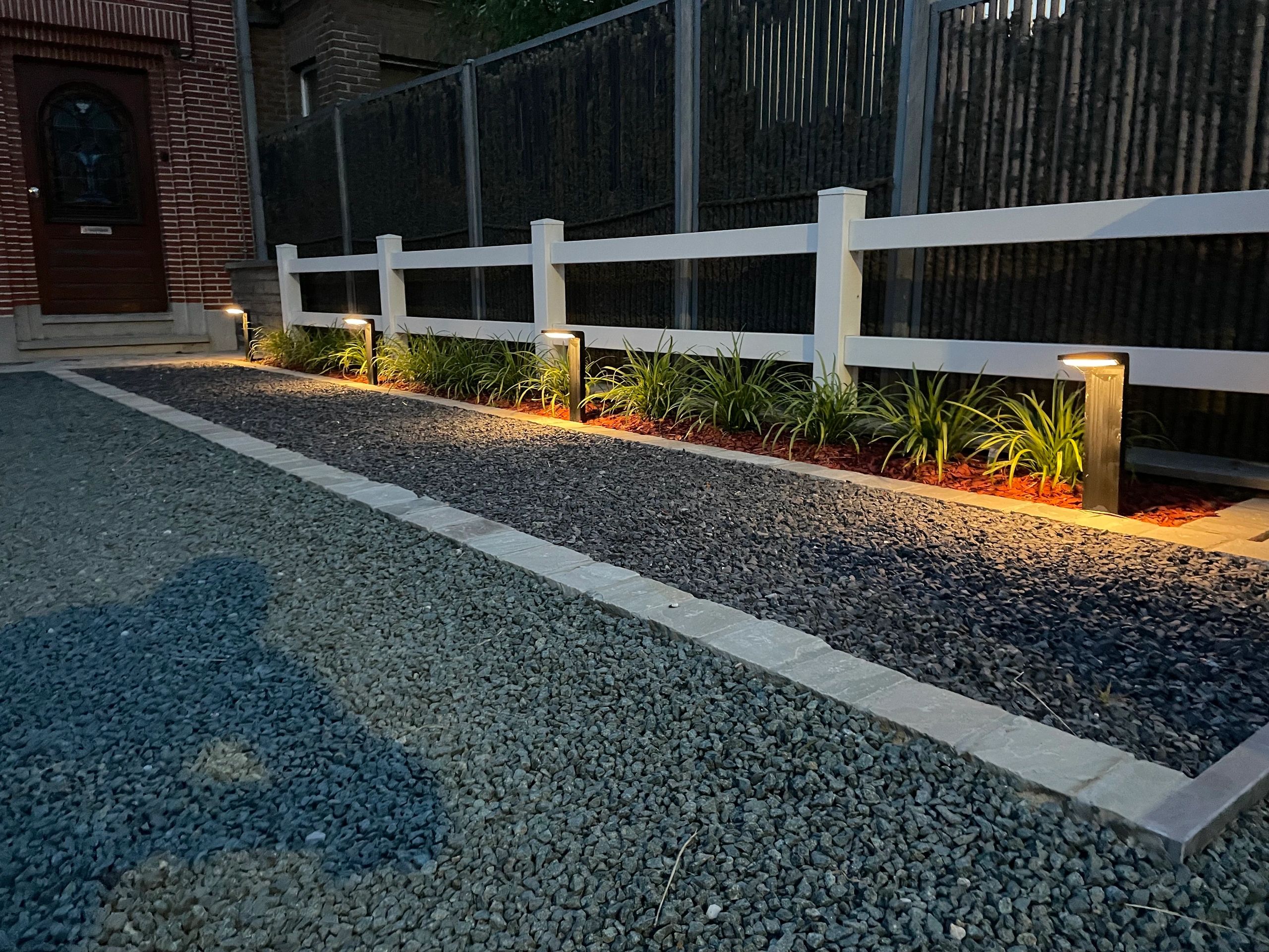 Solar priklamp Verona zwart met warm wit licht