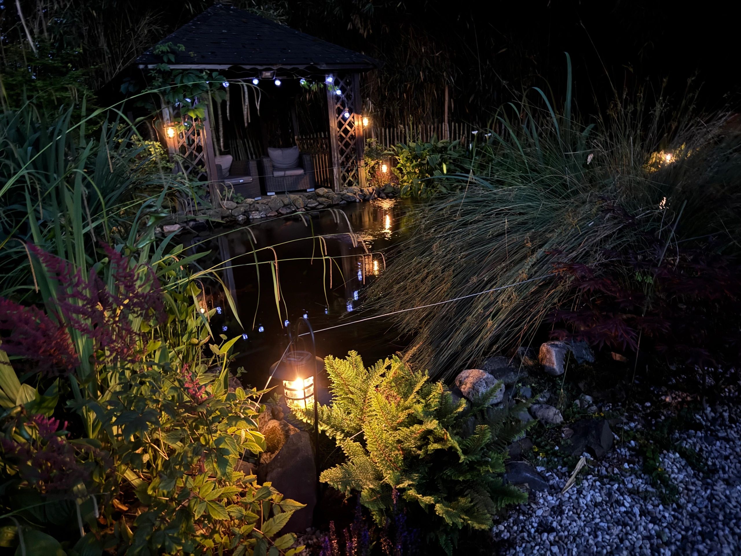 2 stuks Zwarte solarlamp Sting - hanglamp, priklamp en tafellamp-in 1