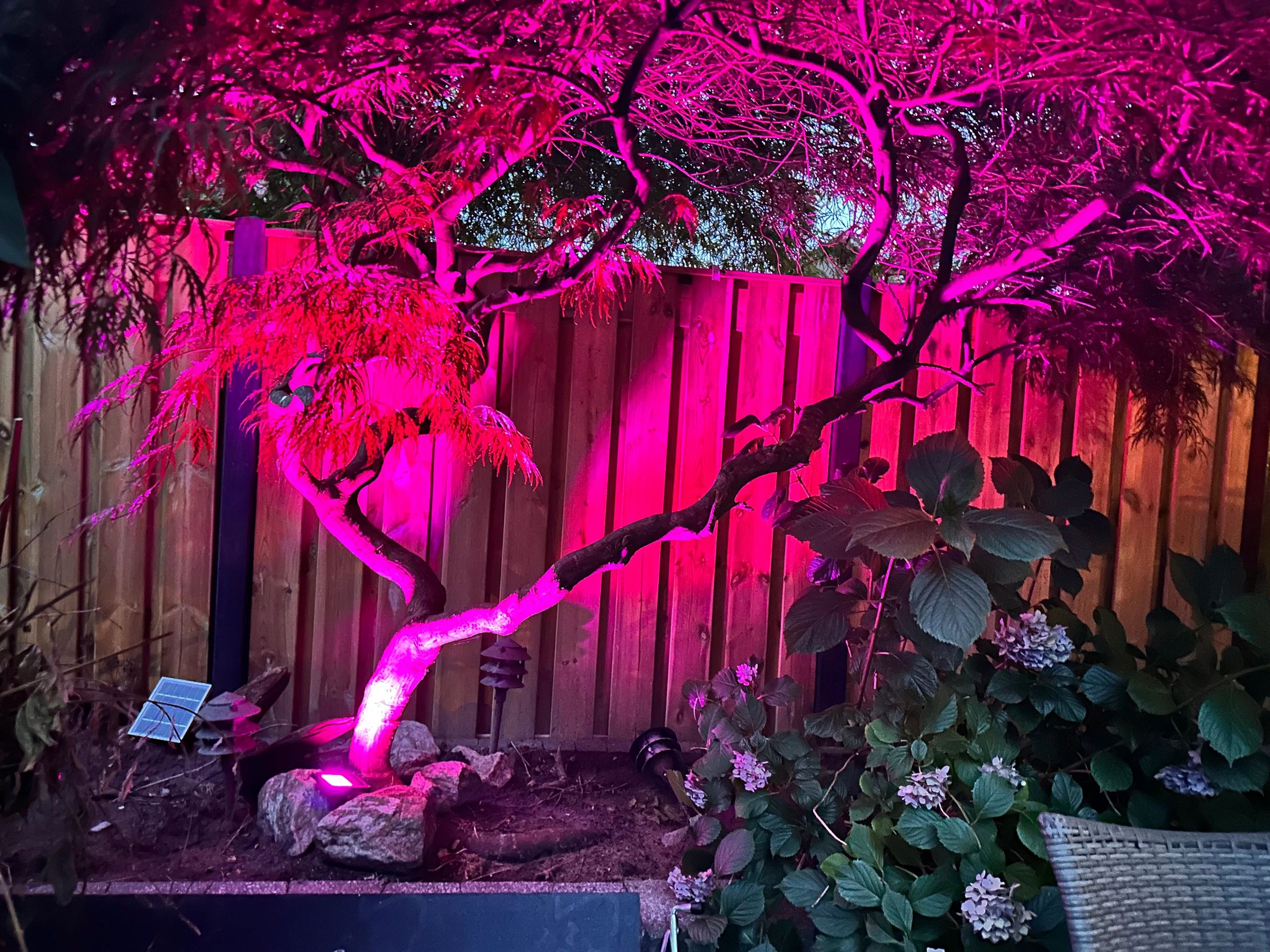 Solar RGBW multicolor breedstraler Rainbow met afstandsbediening