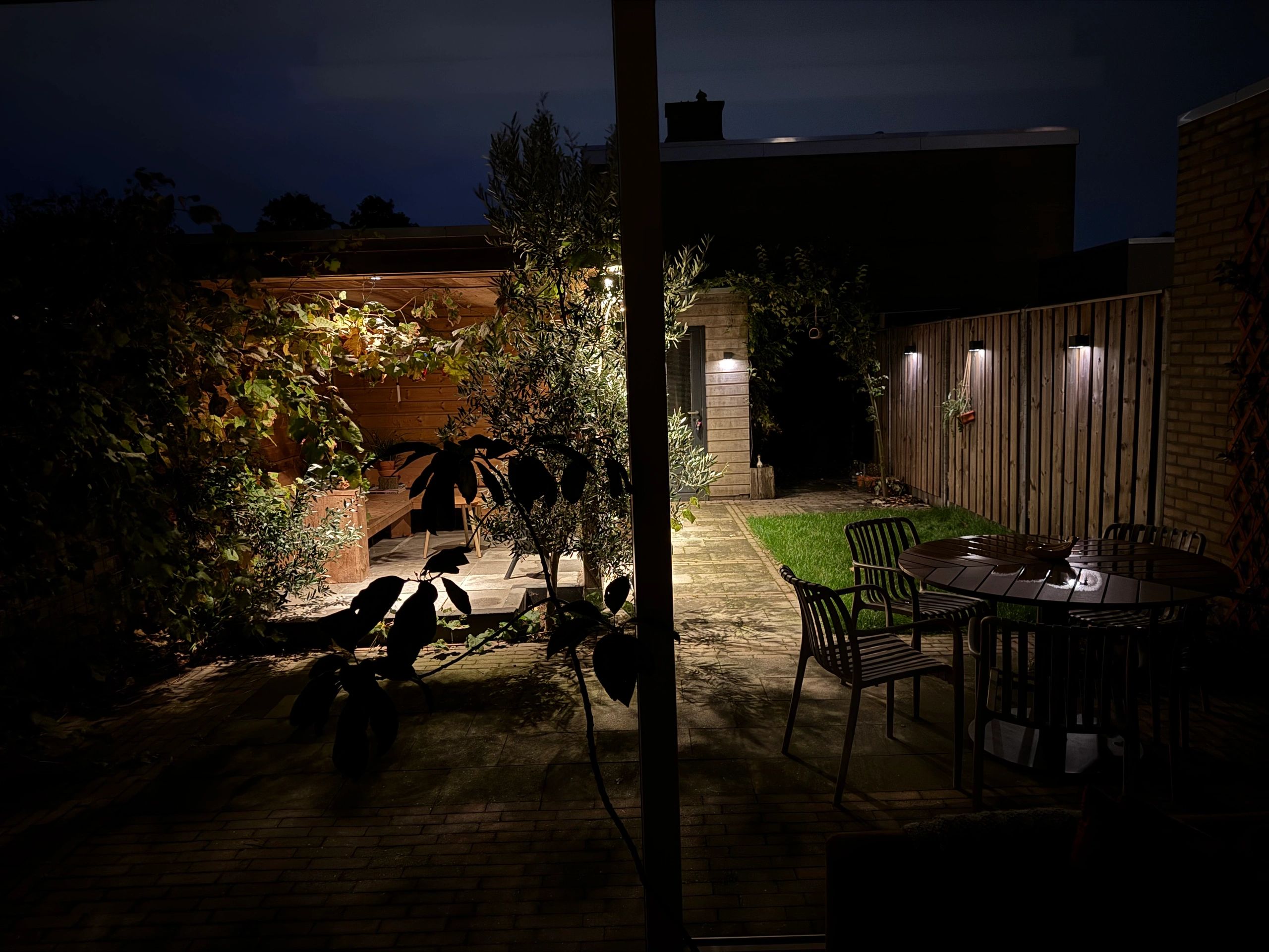 Solar LED wandlamp op zonne energie Sven recht