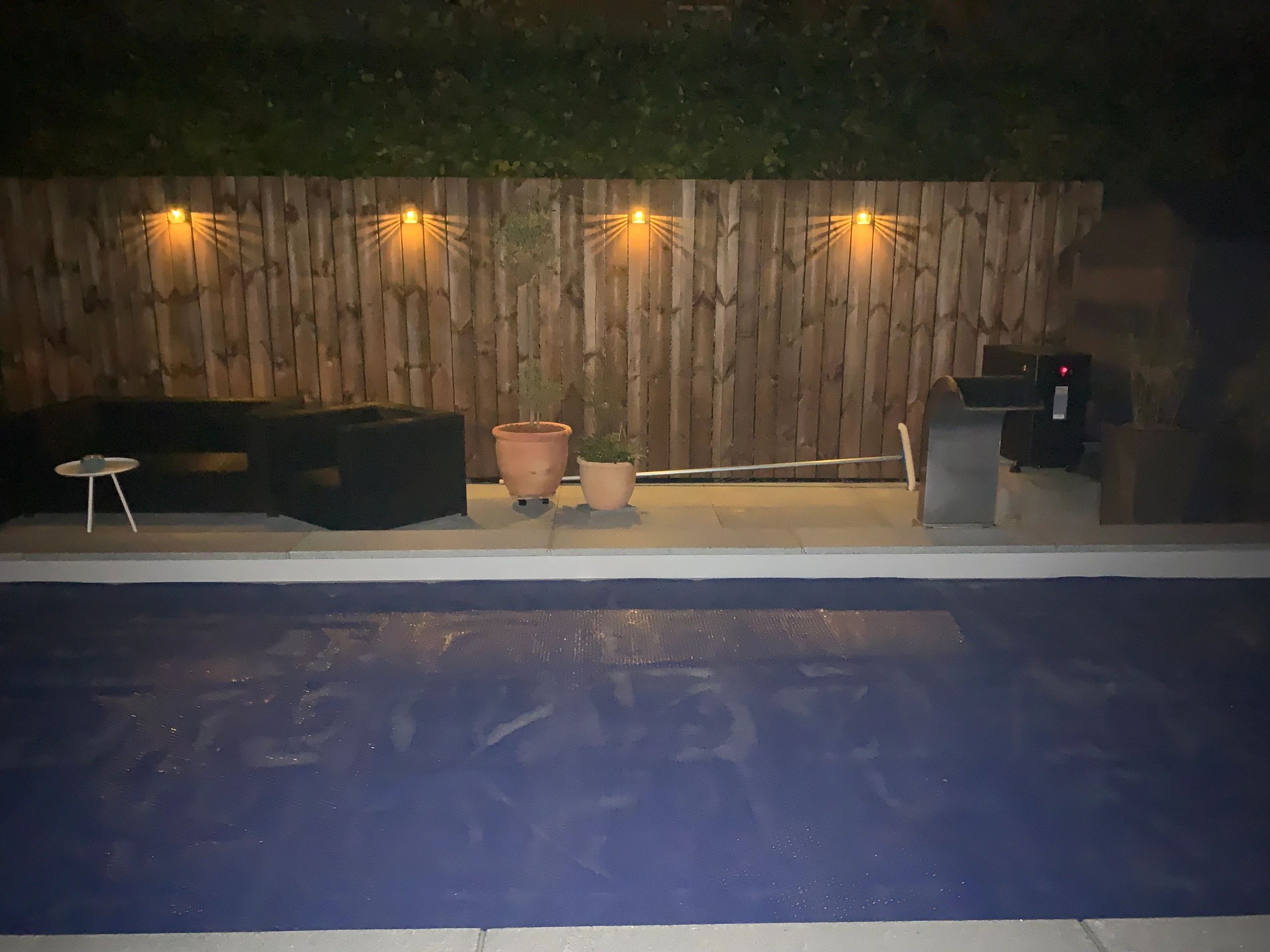 Zwarte solar wandlamp Stripe op zonne-energie set van 8