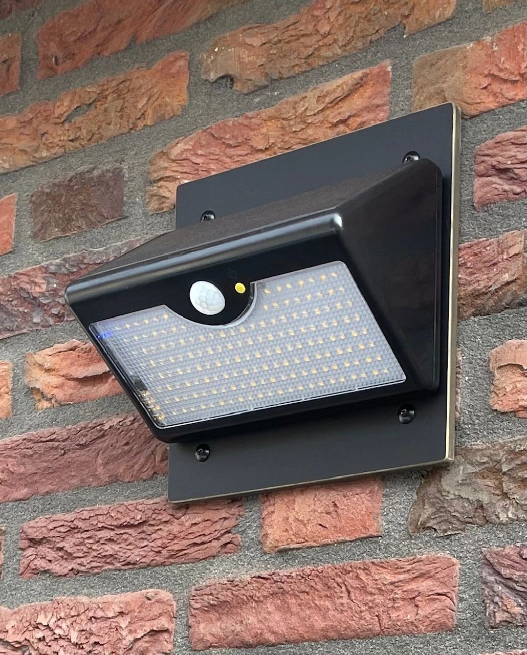 Solar buitenlamp wandlamp Motion IV met bewegingsmelder op zonne energie