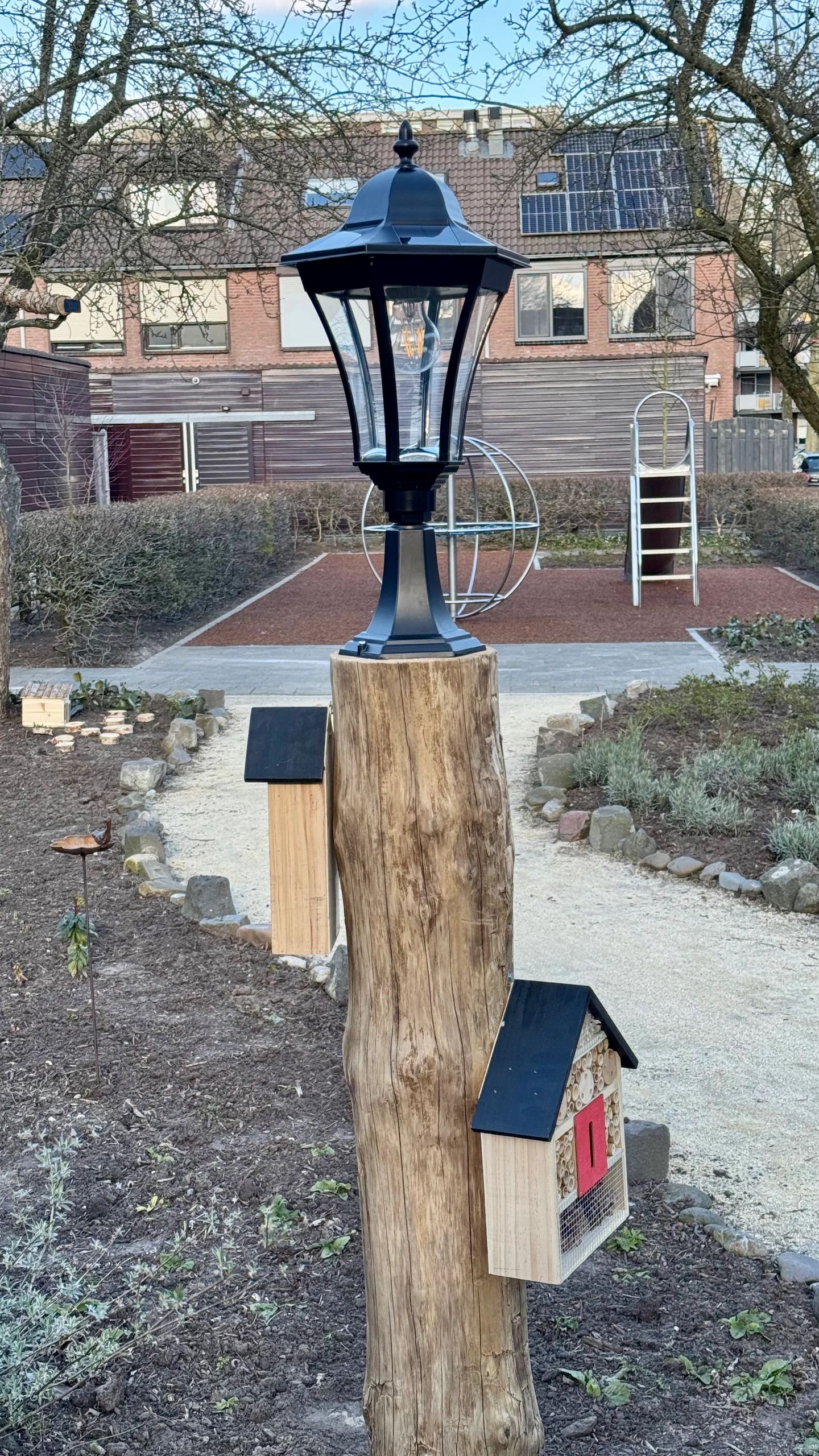 Solar buitenlamp Sheffield sokkel zwart met ledlamp
