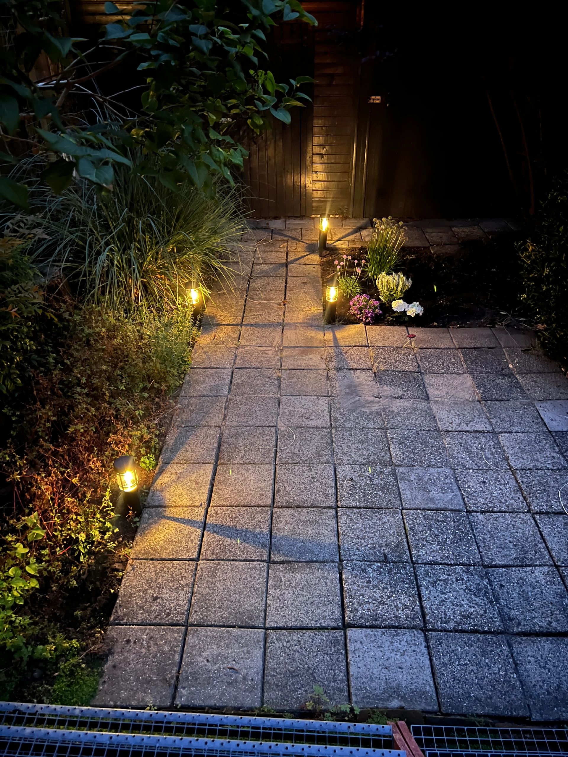 Solar priklamp Saturn met warm wit licht