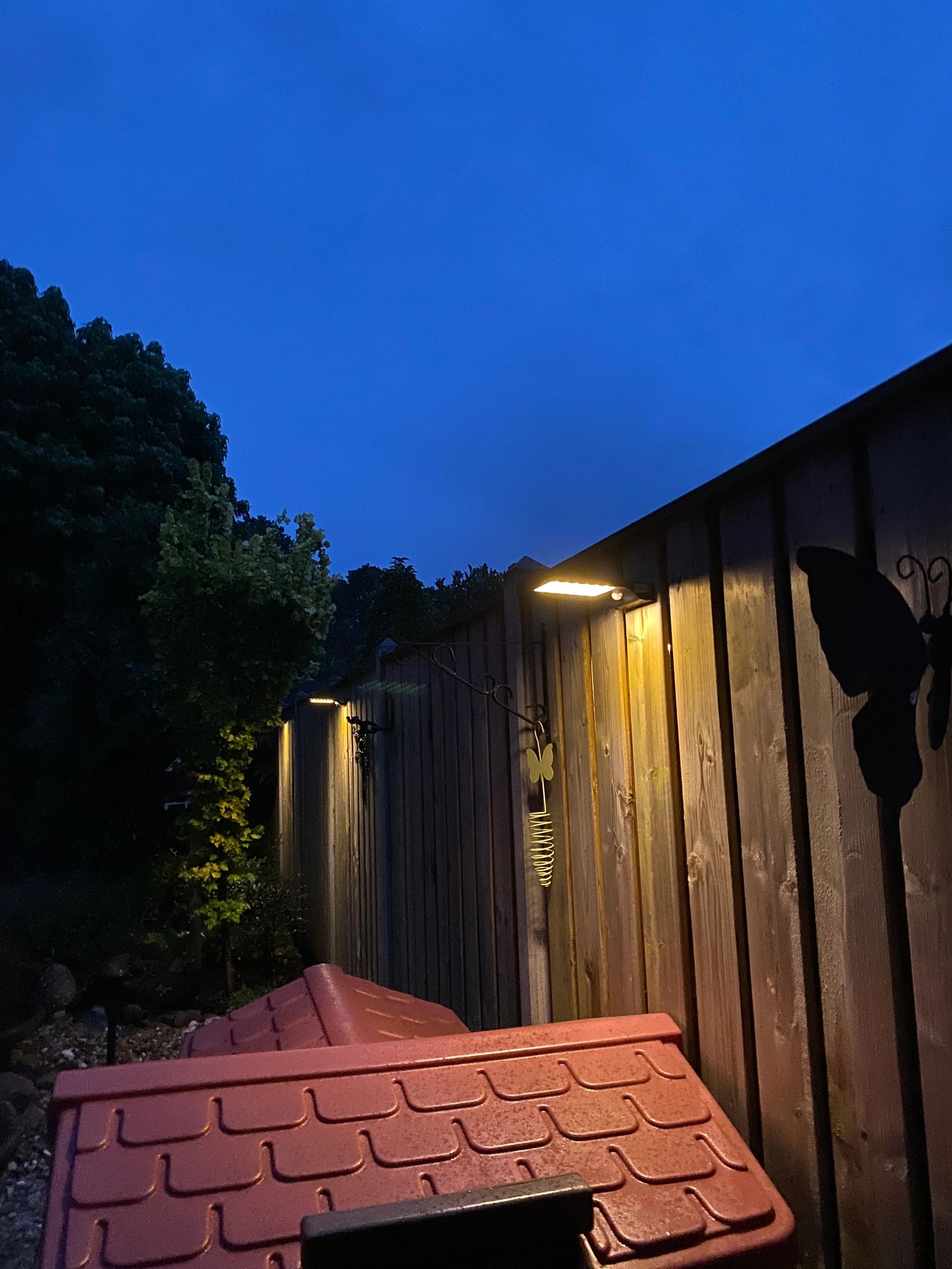 Solar wandlamp Slim met 36 leds en bewegingsmelder Zwart op zonne energie voordeelset