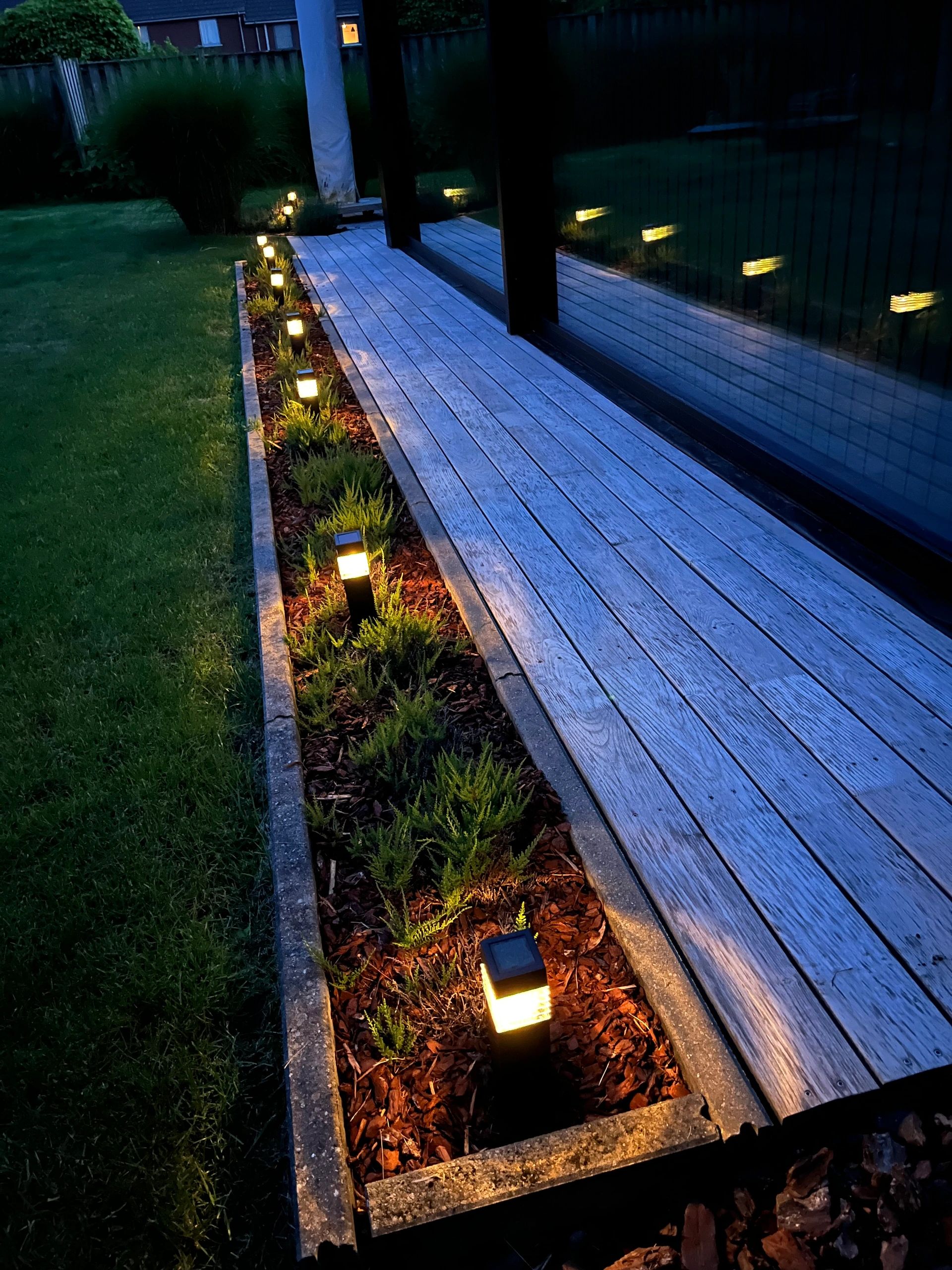 Solar priklamp Condor met warm wit licht voordeelset van 4