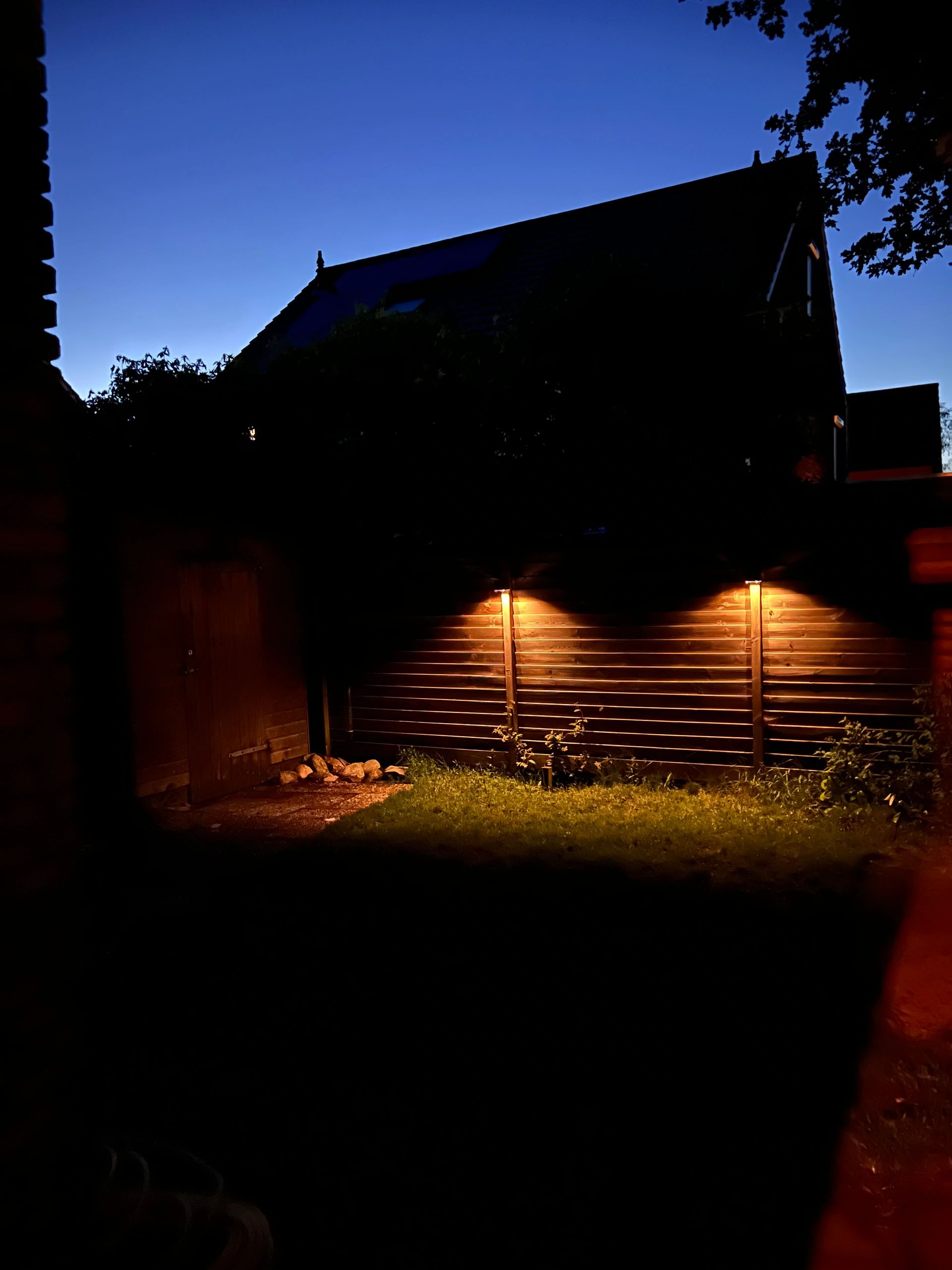 Solar LED wandlamp op zonne energie Sven recht