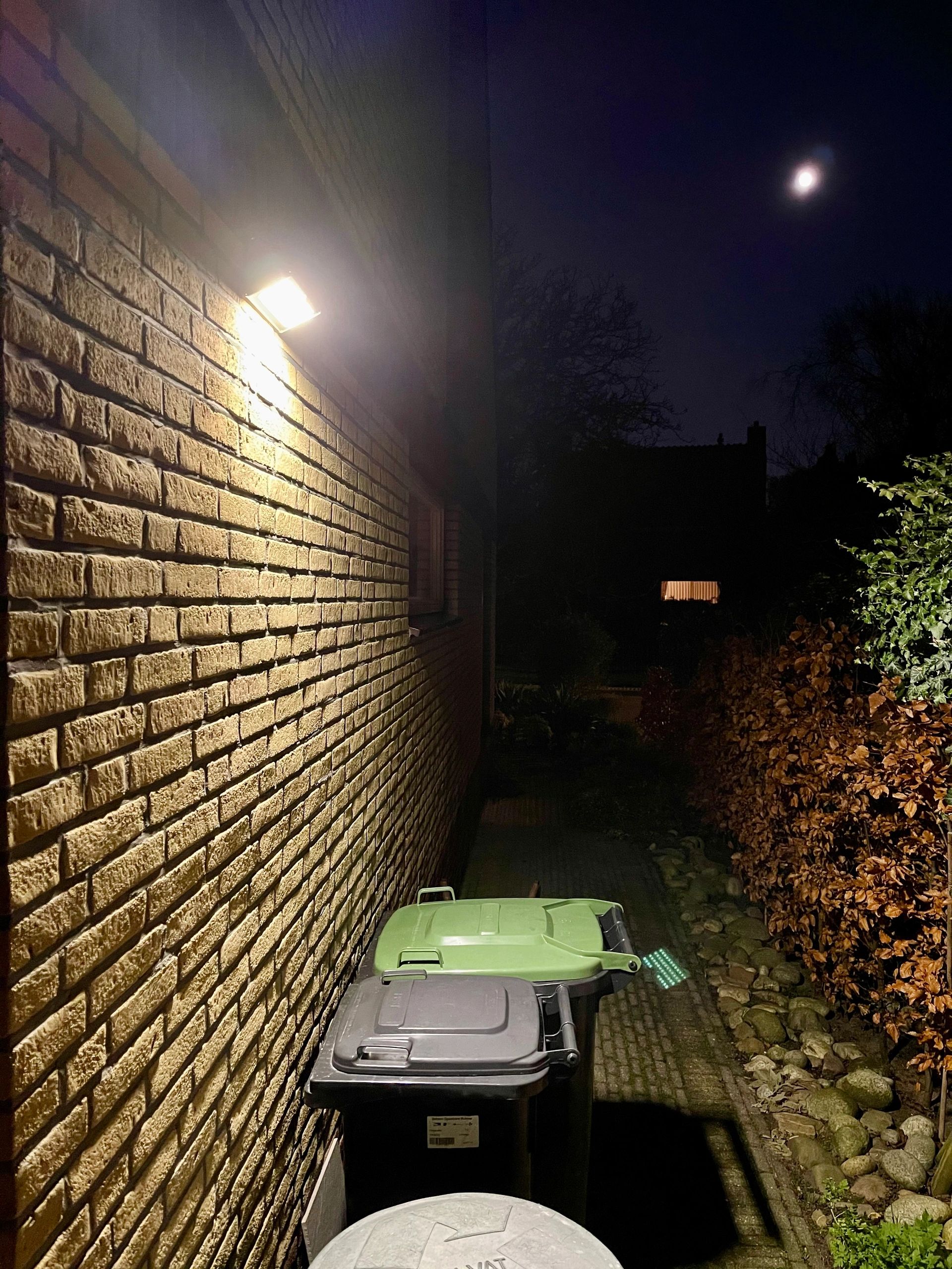 Solar buitenlamp wandlamp Motion V met bewegingsmelder op zonne energie