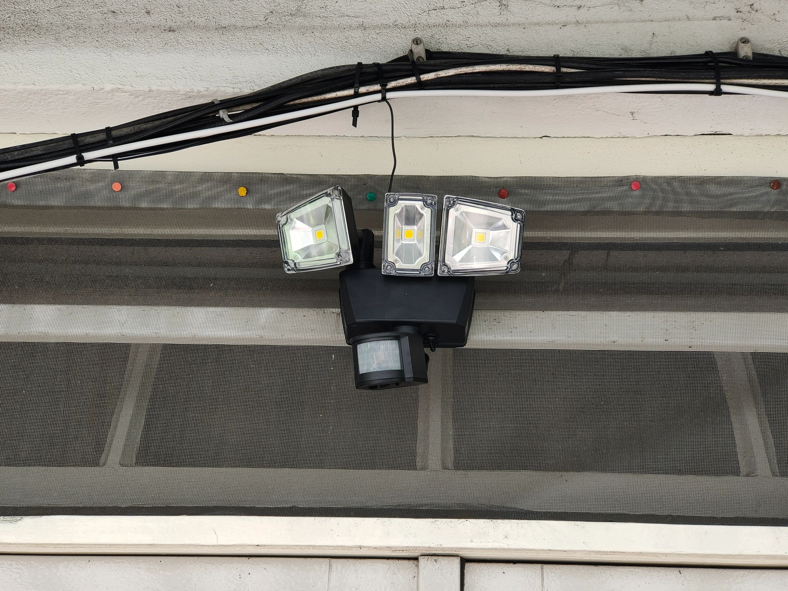 Solar beveiligingslamp James III met bewegingsmelder en los paneel