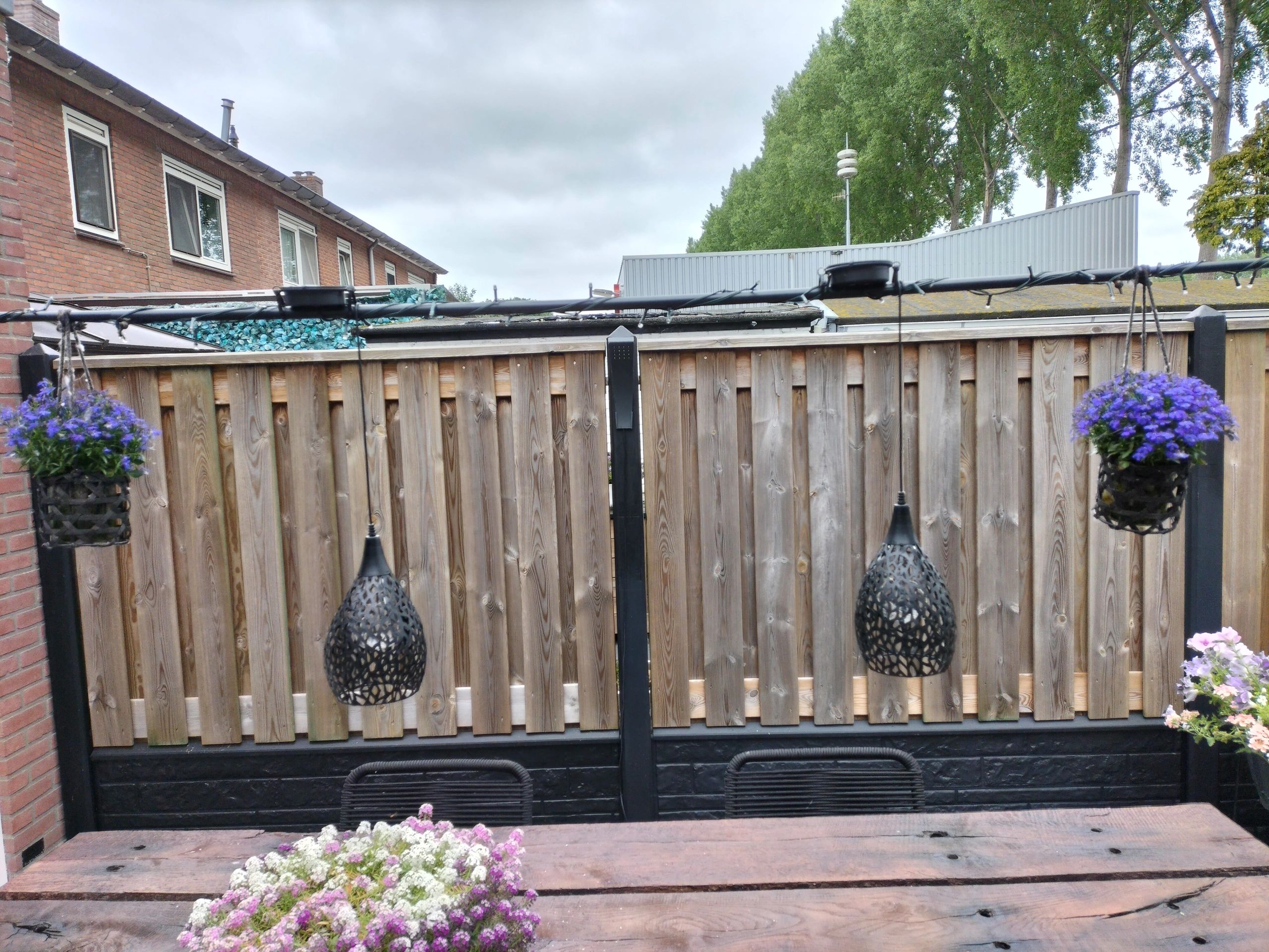 Solar hanglamp Saga Black met schemersensor