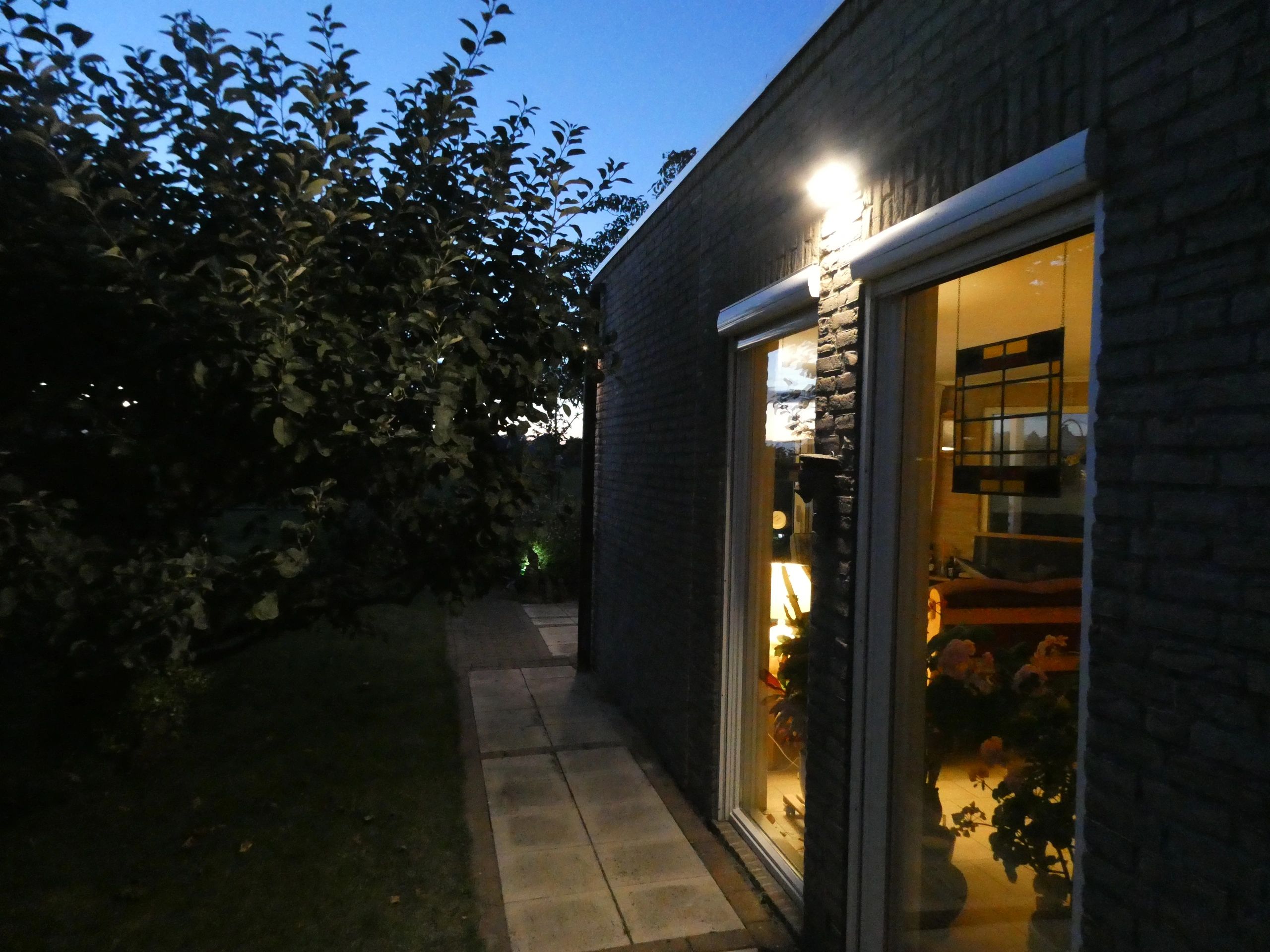 Solar buitenlamp wandlamp Motion III met bewegingsmelder op zonne energie