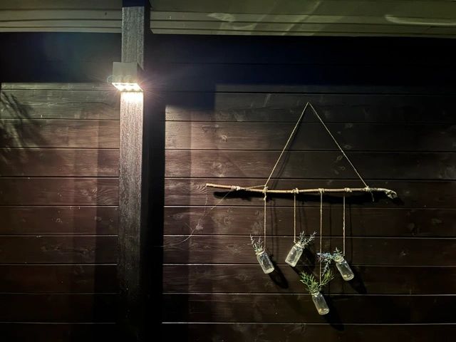 Solar LED wandlamp op zonne energie Sven recht