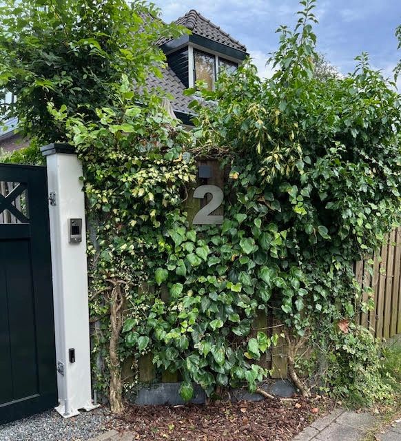 Solar LED wandlamp op zonne energie Sven recht