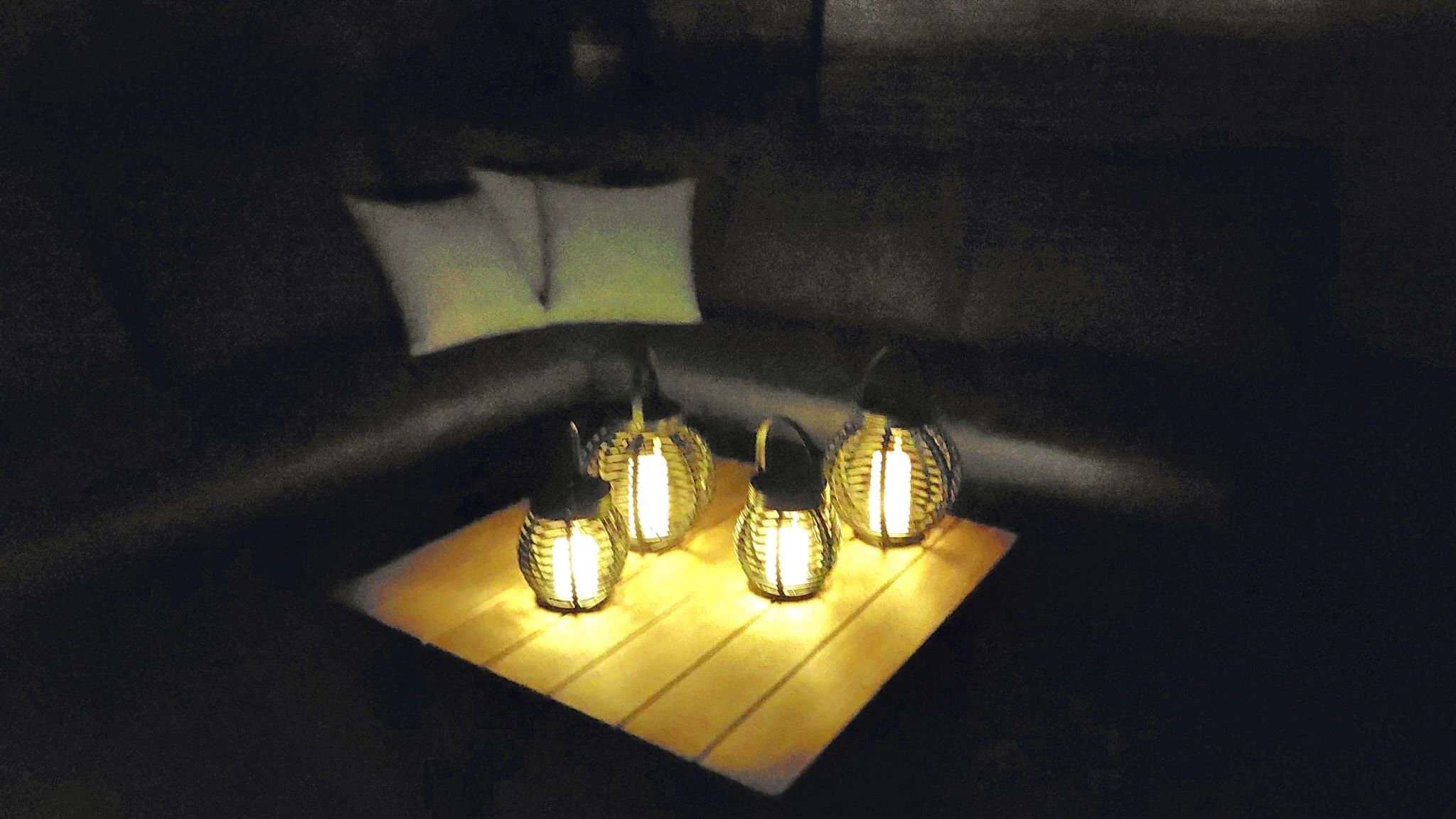 Set van twee stuks Solar Lantaarn Basket Small en Medium Rotanlook lamp op zonne energie